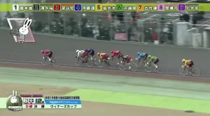 残り1.5周でレースが動く!窓場選手がやはり突っ張り先行!